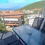 Stavros Lay In 公寓式酒店