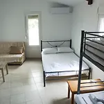 Stavros Lay In 公寓式酒店