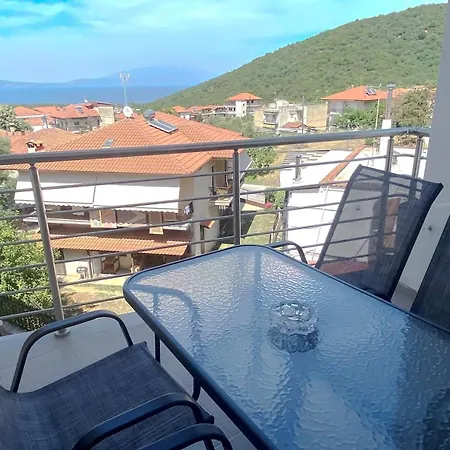 Stavros Lay In Aparthotel