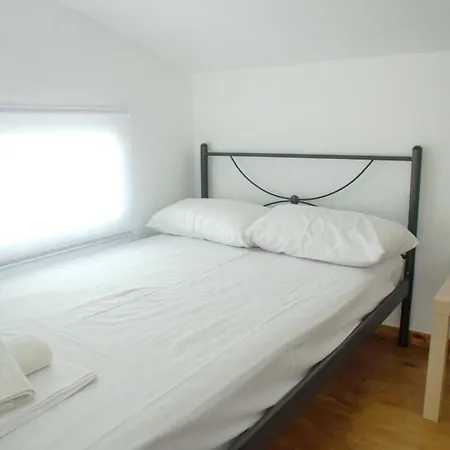 Stavros Lay In Apart Otel *