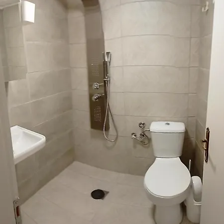 Stavros Lay In Ano Stavros