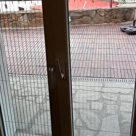 Stavros Lay In Ano Stavros