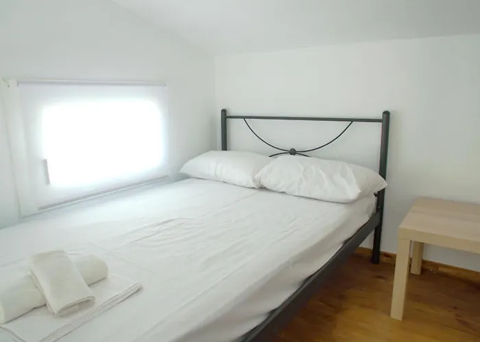 Stavros Lay In Apart Otel *