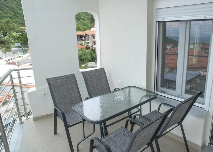 Stavros Lay In * Ano Stavros