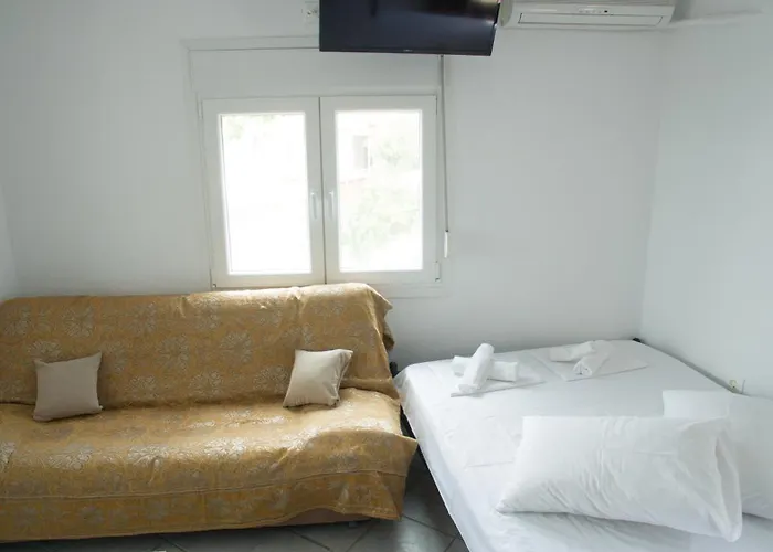 Stavros Lay In * Ano Stavros