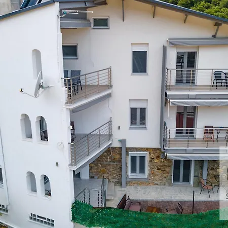 Stavros Lay In Ano Stavros